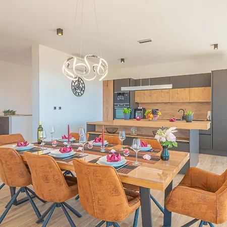 Aliara Panorama Villa *