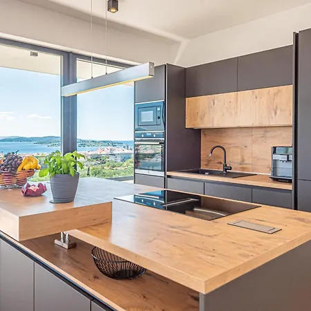 Aliara Panorama Villa *