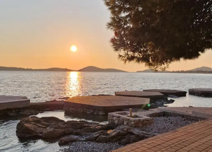 Aliara Panorama 沃迪切