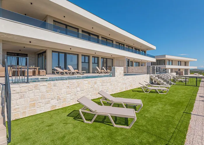 Aliara Panorama 沃迪切