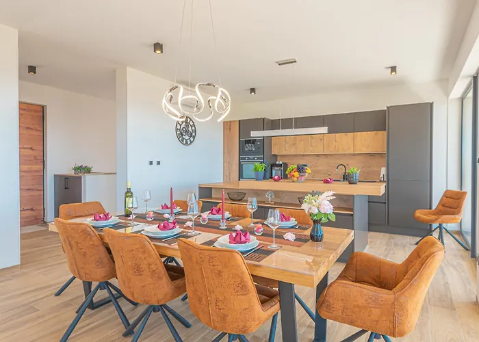 Aliara Panorama Villa *