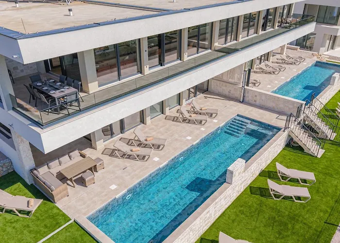 Aliara Panorama 别墅 沃迪切