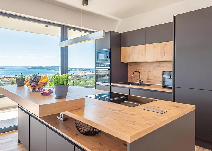 Aliara Panorama Villa *