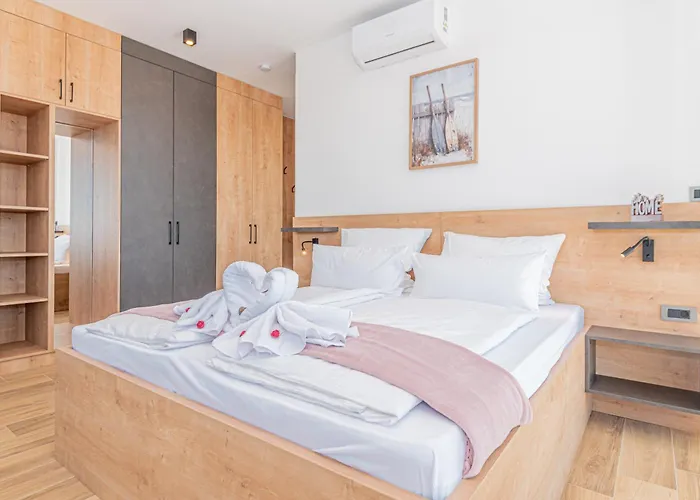 Aliara Panorama 沃迪切